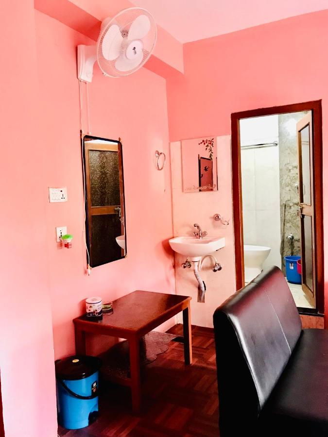 Shristi Hotel & Lodge 班迪普尔 外观 照片