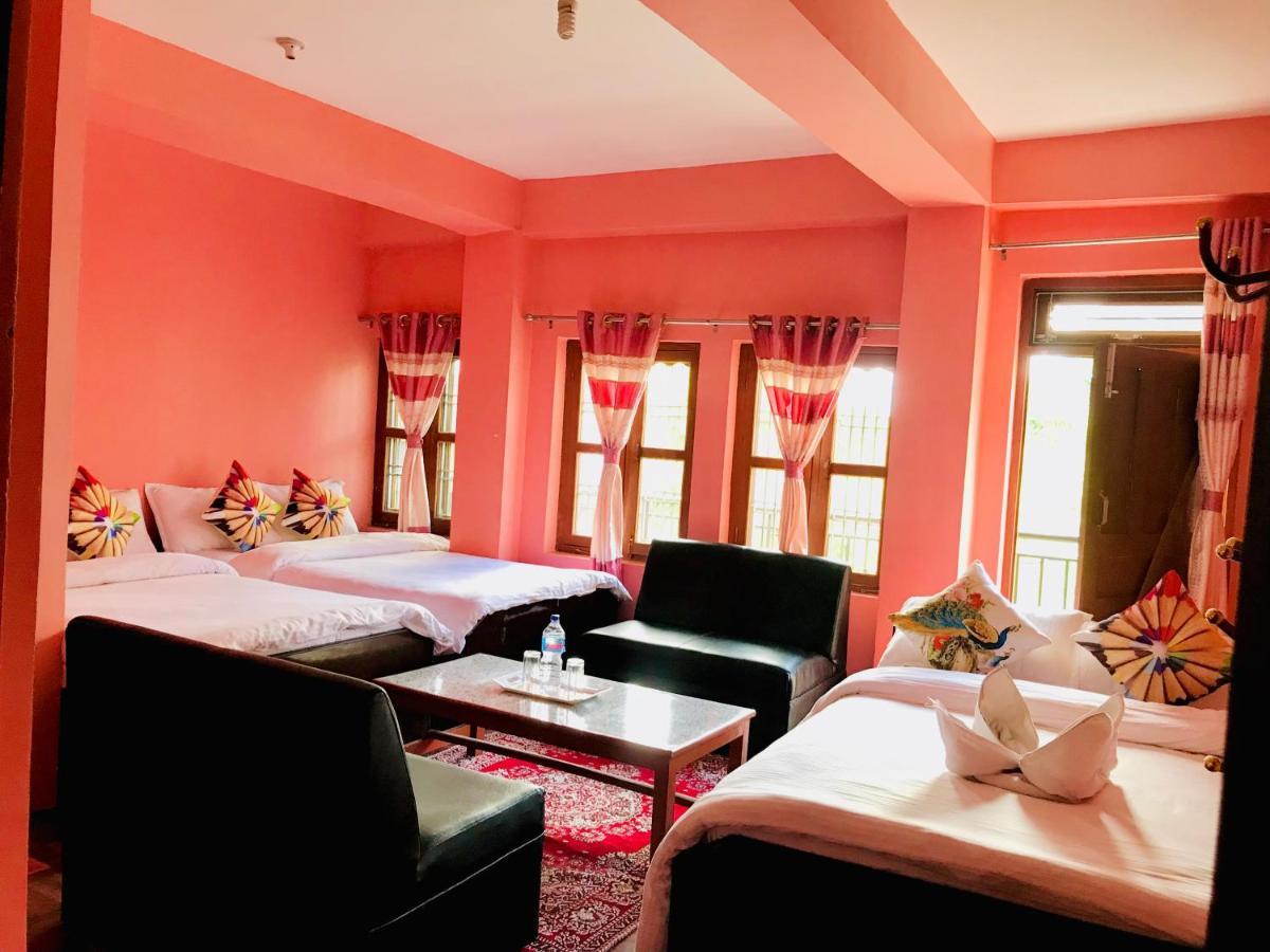 Shristi Hotel & Lodge 班迪普尔 外观 照片