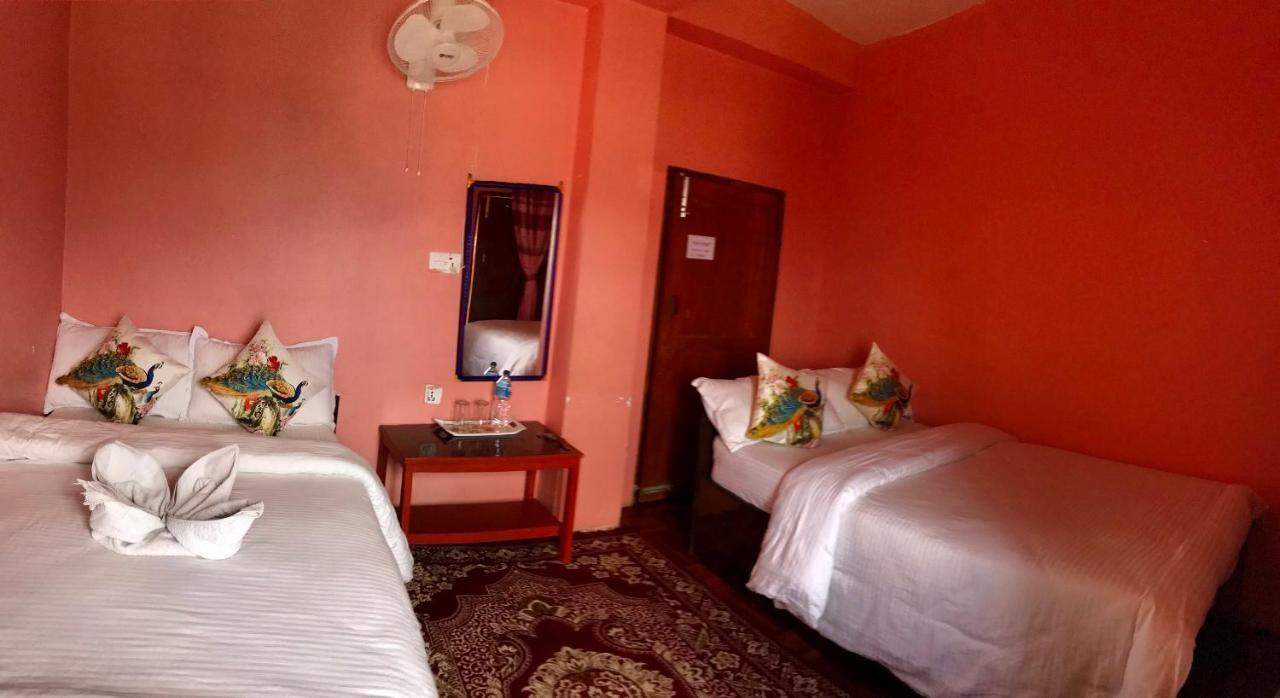 Shristi Hotel & Lodge 班迪普尔 外观 照片