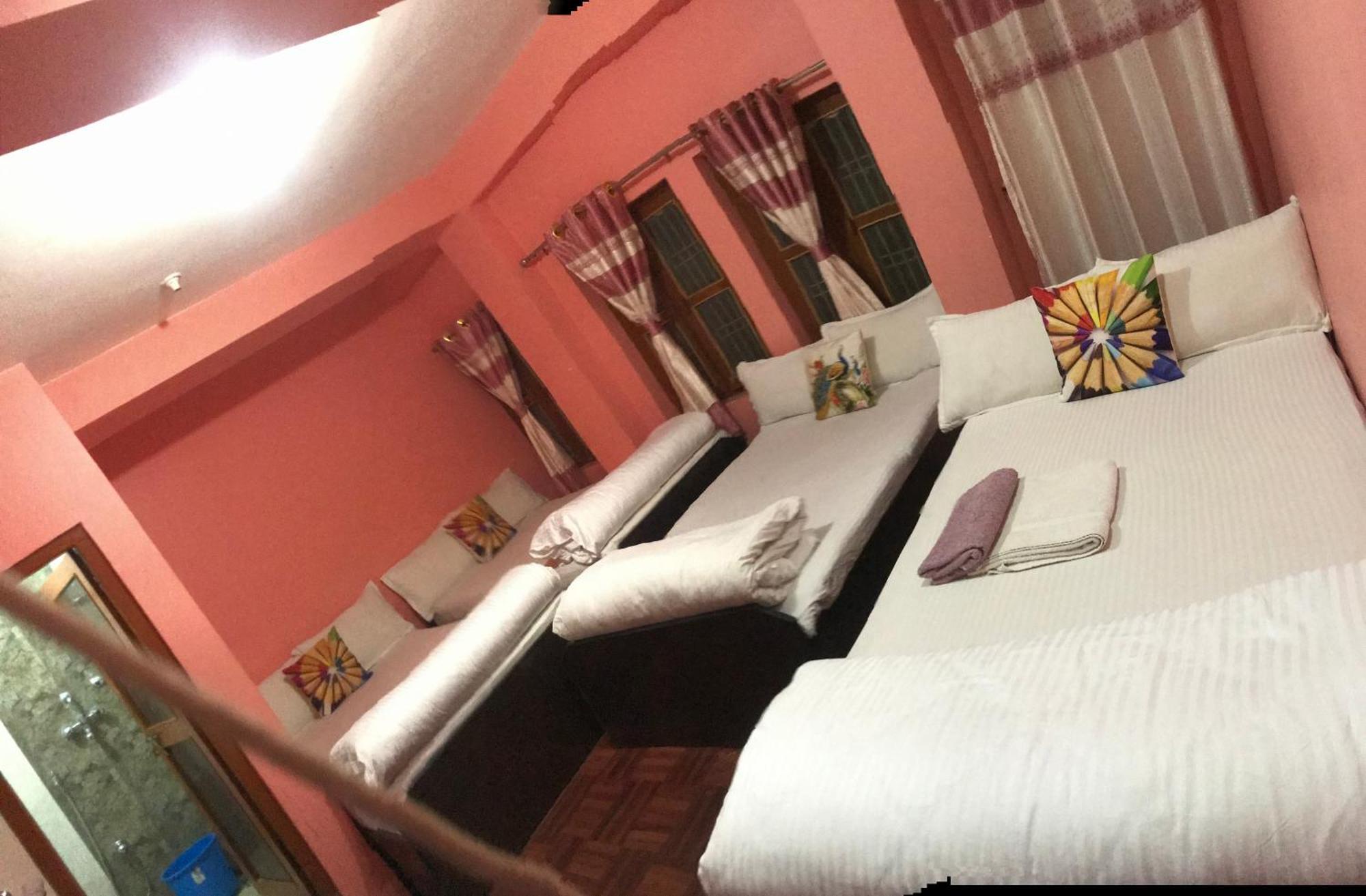 Shristi Hotel & Lodge 班迪普尔 外观 照片